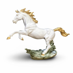 🐎 Majestic Horse White & Gold – Fiber Edition